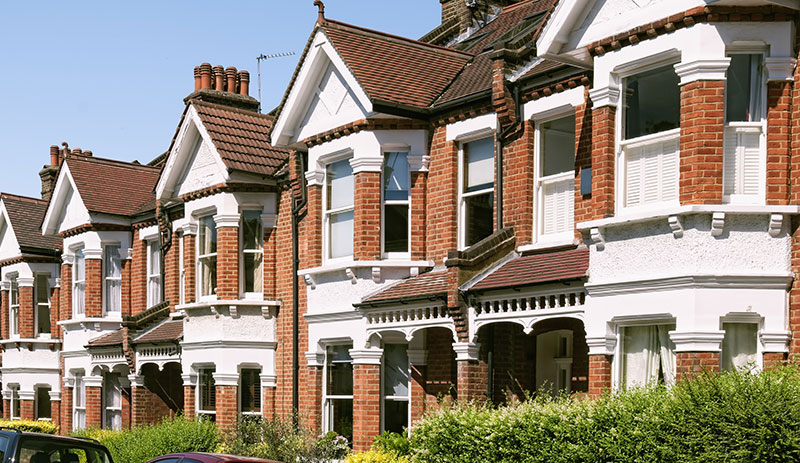 UK homes more dear - Sanlam Intelligence - Retail